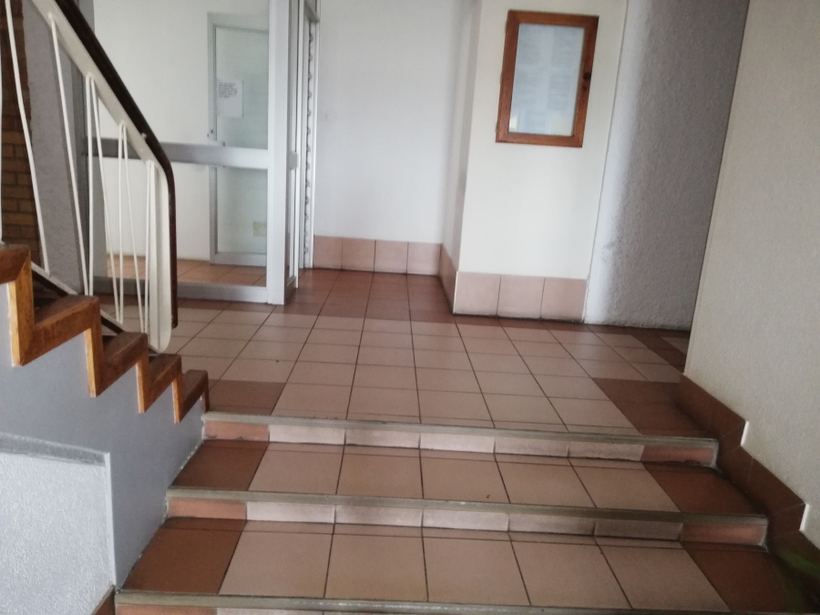 1 Bedroom Property for Sale in Summerstrand Eastern Cape